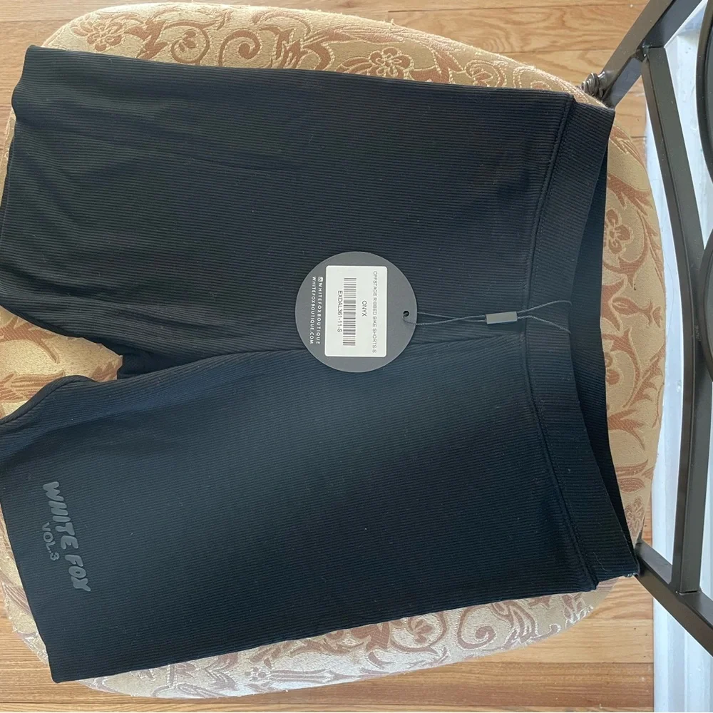 🖤✨🆕White Fox black onyx, ribbed bike shorts NWT - Picture 3 of 5